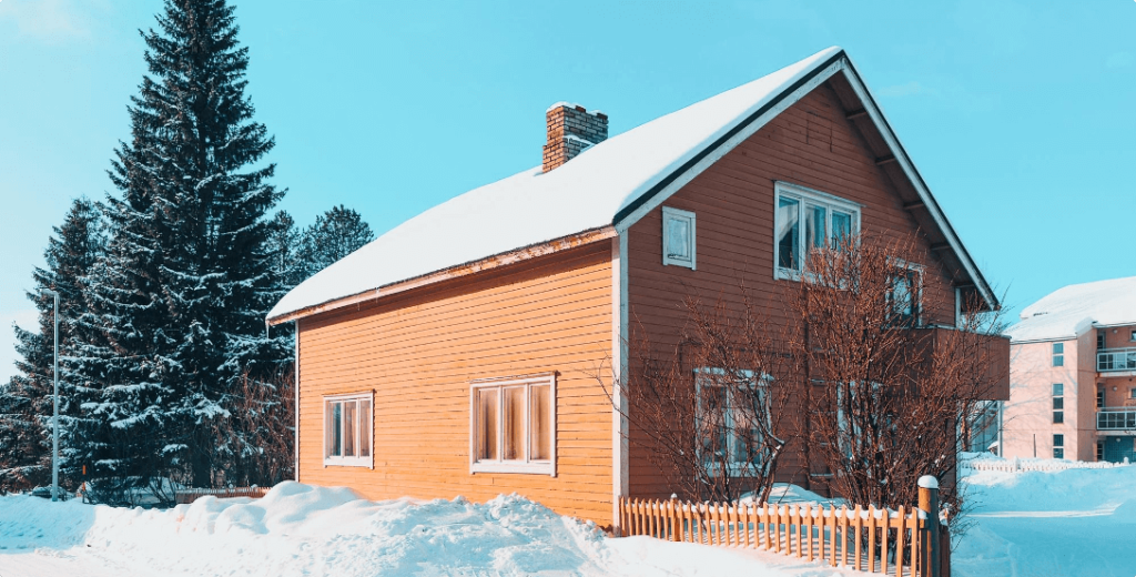 Jak zadbać o bezpieczeństwo dachu zimą?